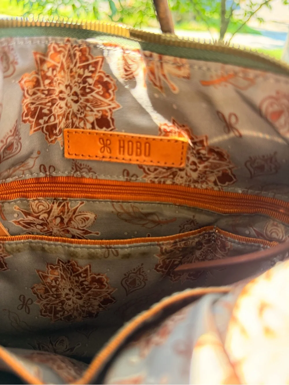 Women's Leather Hobo Shoulder Bag in Eucalyptus Green